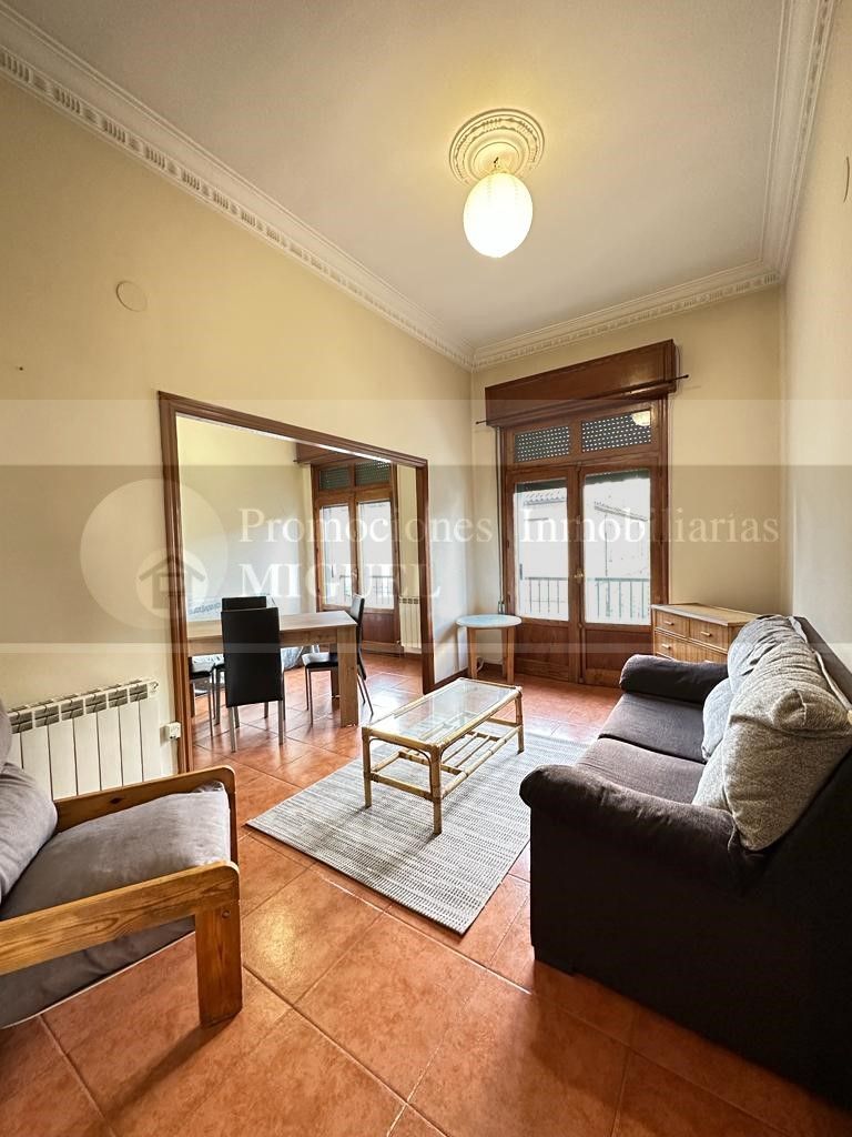 Sala d'estar de Apartament en venda en Verín amb Parquet i Moblat