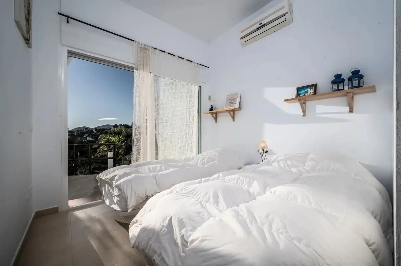 Bedroom of Houses for sale in Frigiliana  with Air Conditioner, Private garden and Terrace