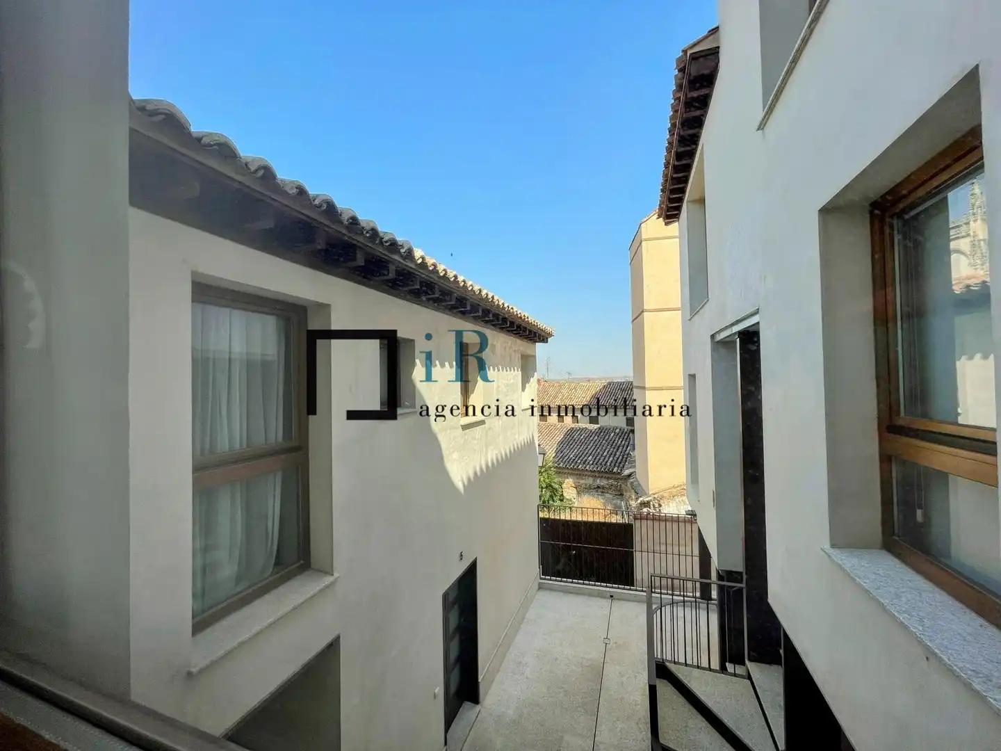 Exterior view of Detached homes for rent in Toledo  with Air Conditioner, Heating and Terrace