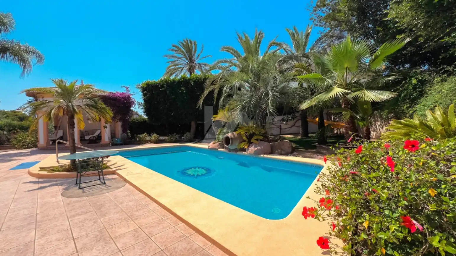 Piscina de Casa o chalet en venta en Moraira con Aire acondicionado, Calefacción y Jardín privado