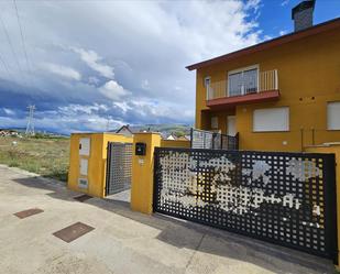 Single-family semi-detached for sale in DE VEGAMOLINOS - URB. DOÑA MENCIA, O Barco de Valdeorras