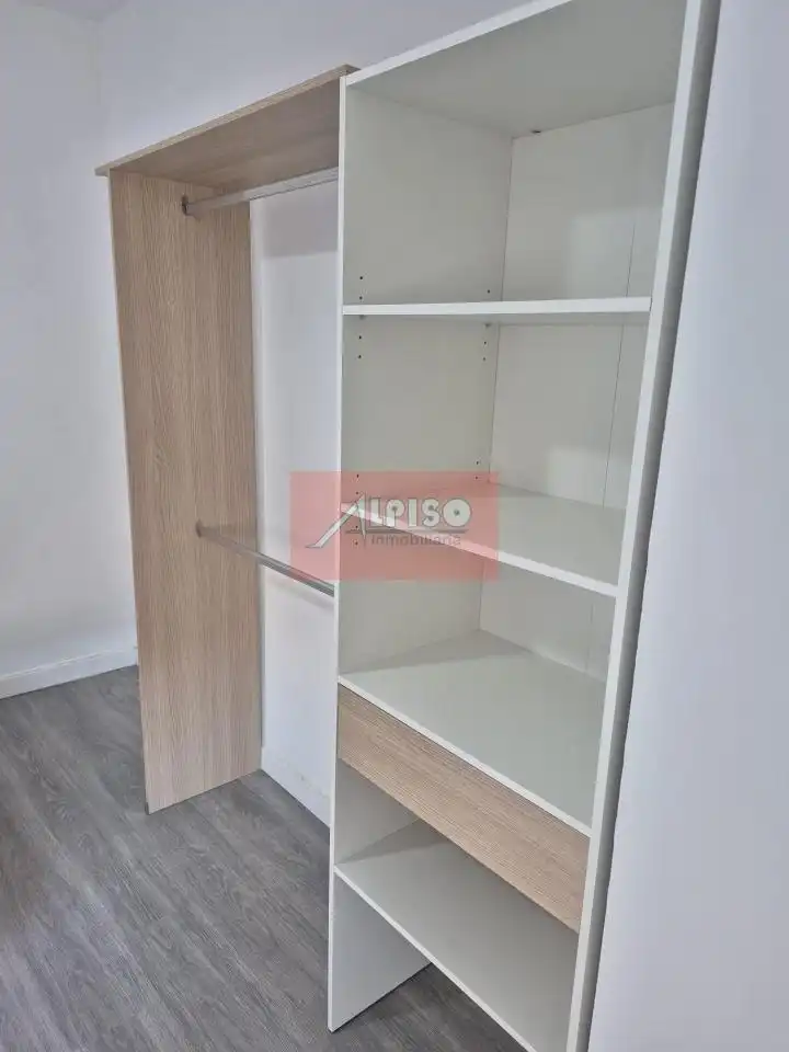 Habitación de Piso de alquiler en Ourense Capital  con Calefacción, Trastero y Amueblado