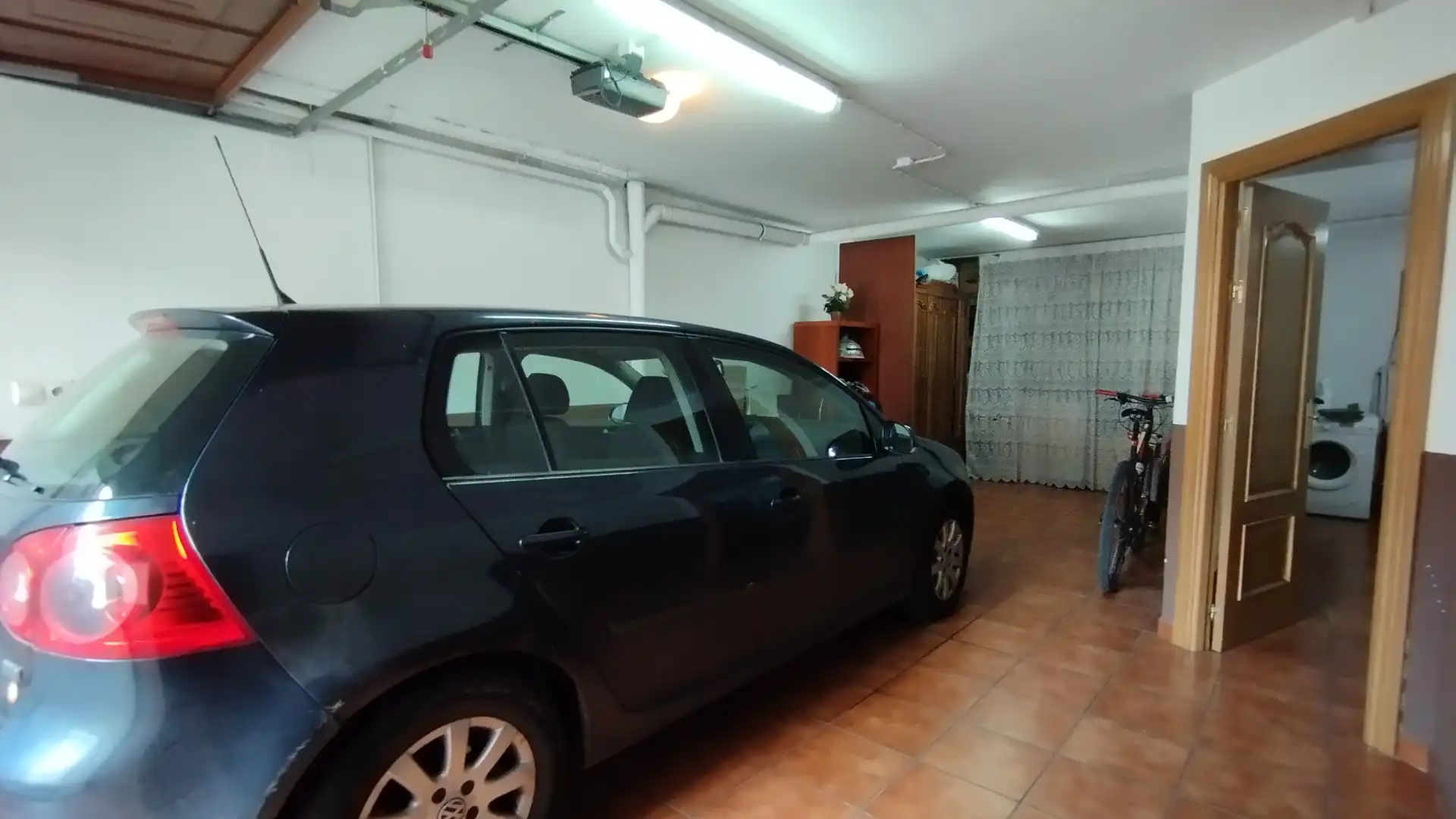 Parking de Casa adosada en venta en Medina del Campo con Calefacción y Trastero