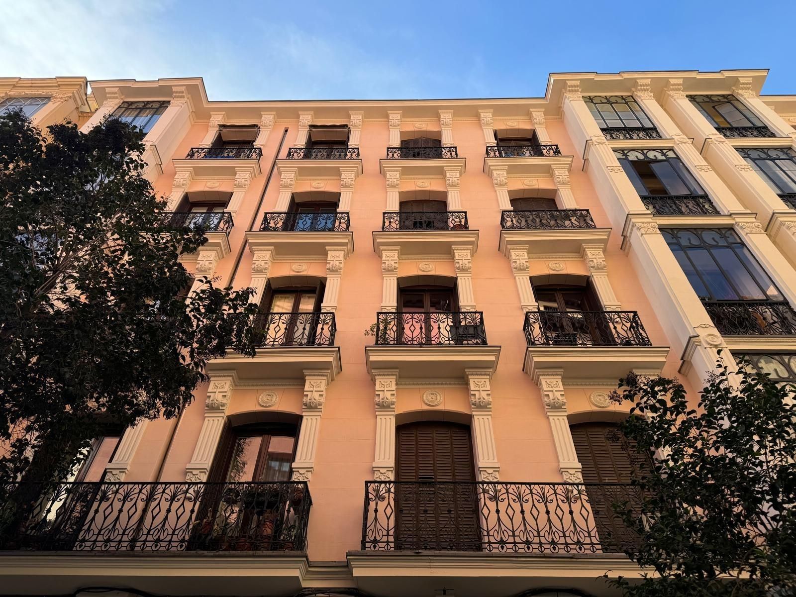 Exterior view of Flat for sale in  Madrid Capital  with Heating, Terrace and Storage room