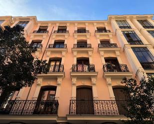 Vista exterior de Pis en venda en  Madrid Capital amb Calefacció, Terrassa i Traster