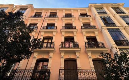 Exterior view of Flat for sale in  Madrid Capital  with Heating, Terrace and Storage room