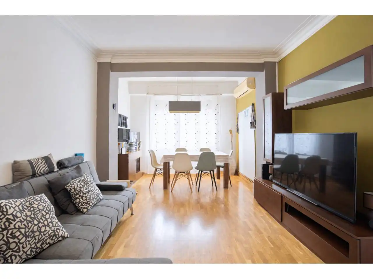 Flat with terrace for sale in Calle Padilla 177, imagen 2