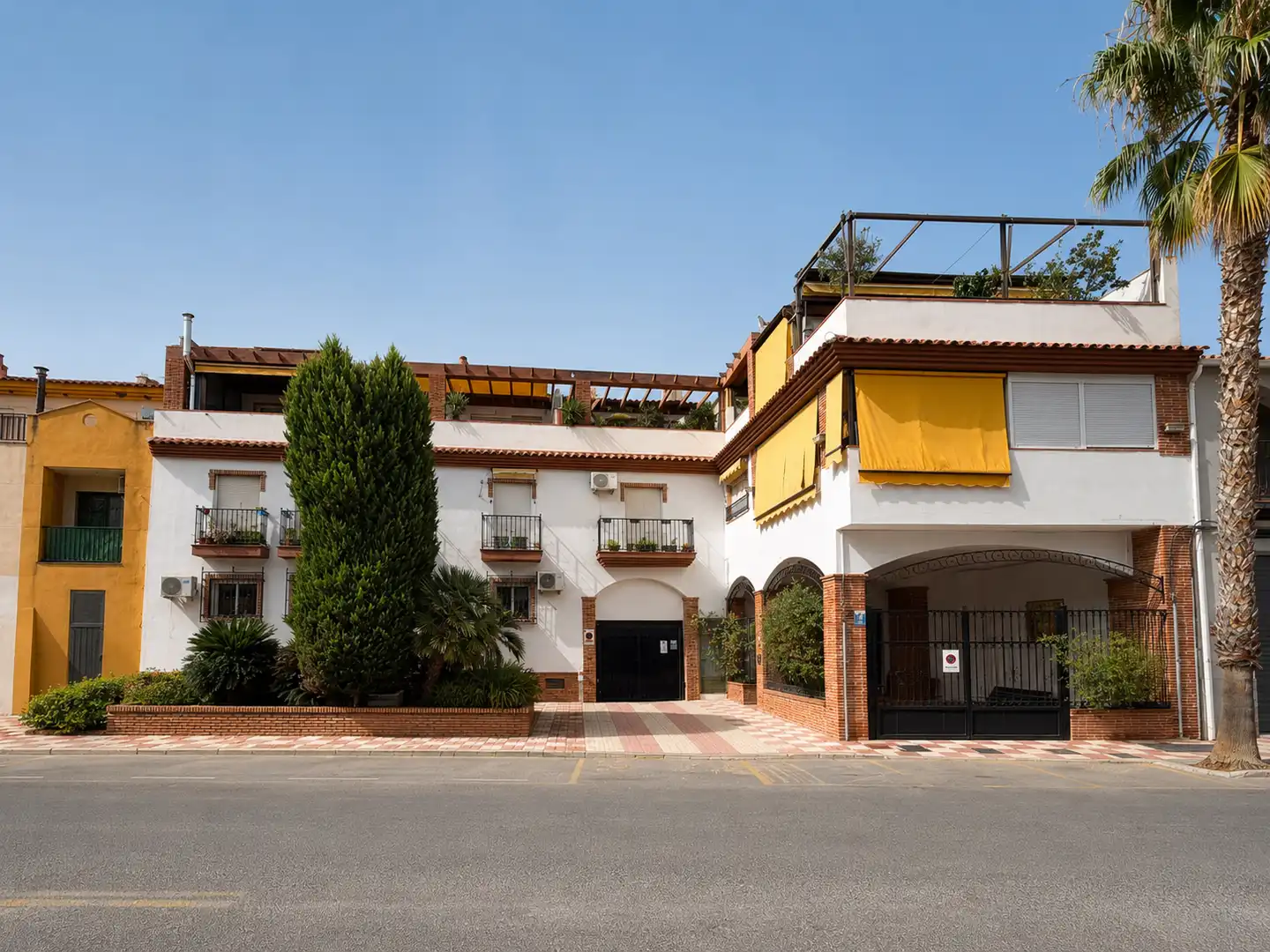 Vista exterior de Pis en venda en Churriana de la Vega amb Moblat
