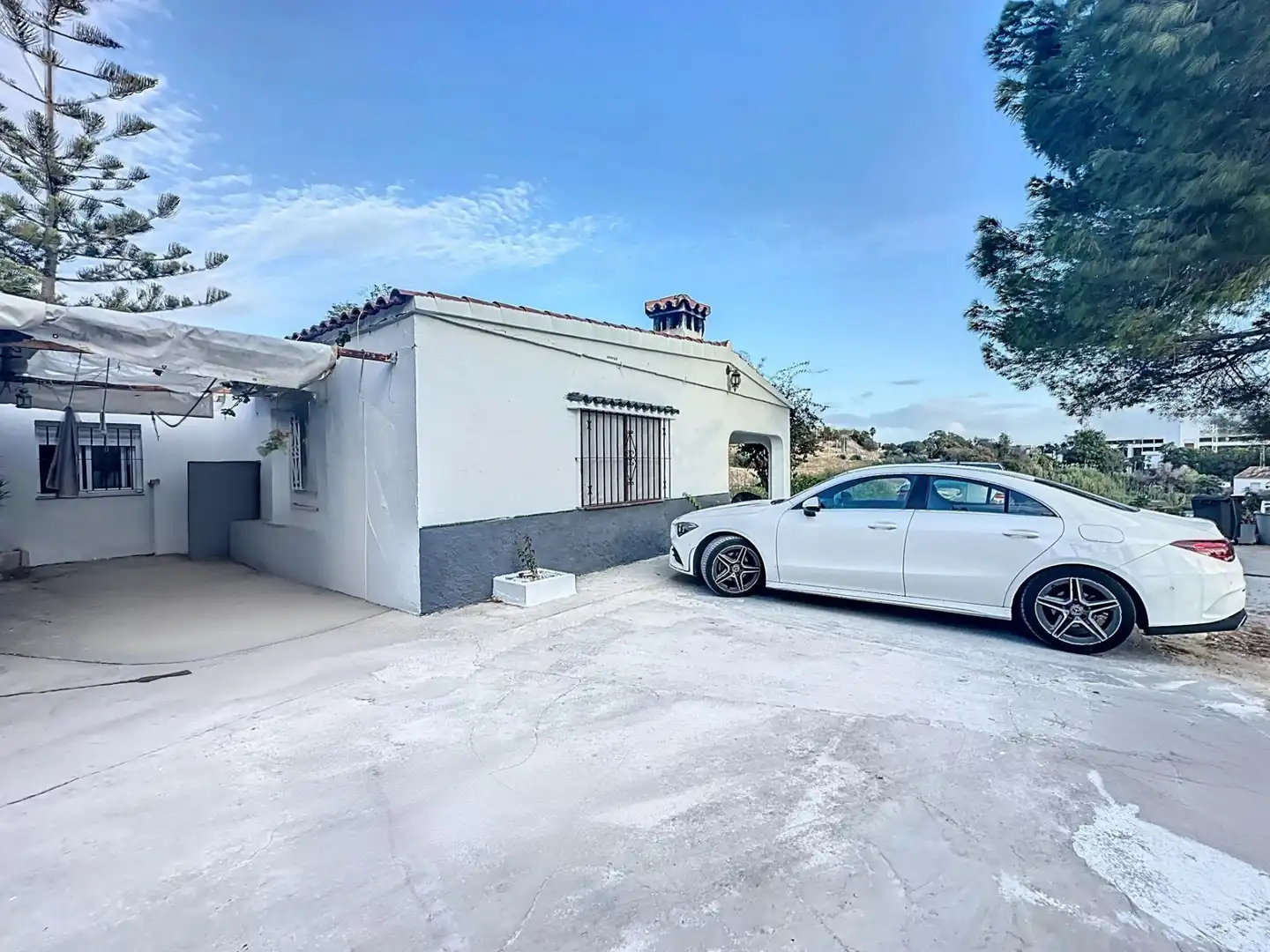 Außenansicht von Country house zum Verkauf in Estepona mit Klimaanlage, Privatgarten und Terrasse