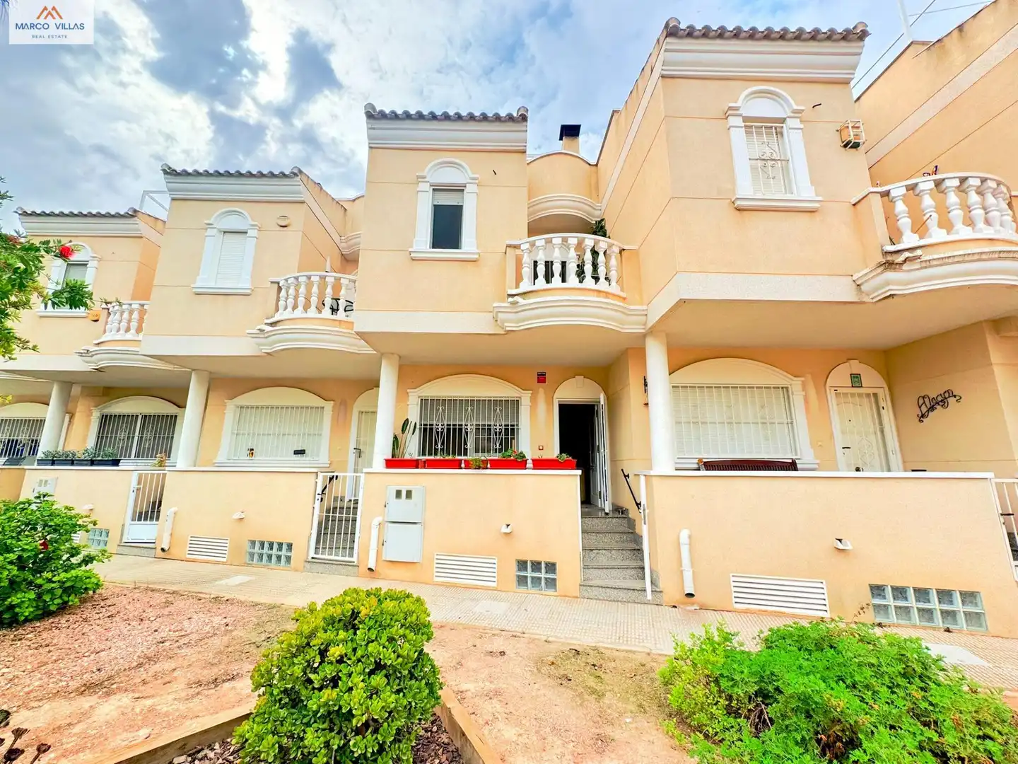 Casa a schiera con terrazza in vendita a Almoradí