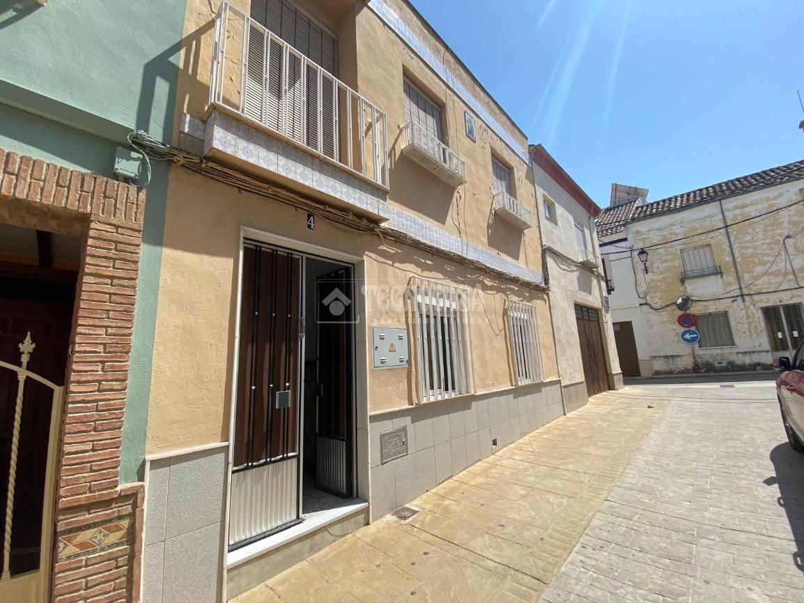 Vista exterior de Casa adosada en venda en Torredonjimeno