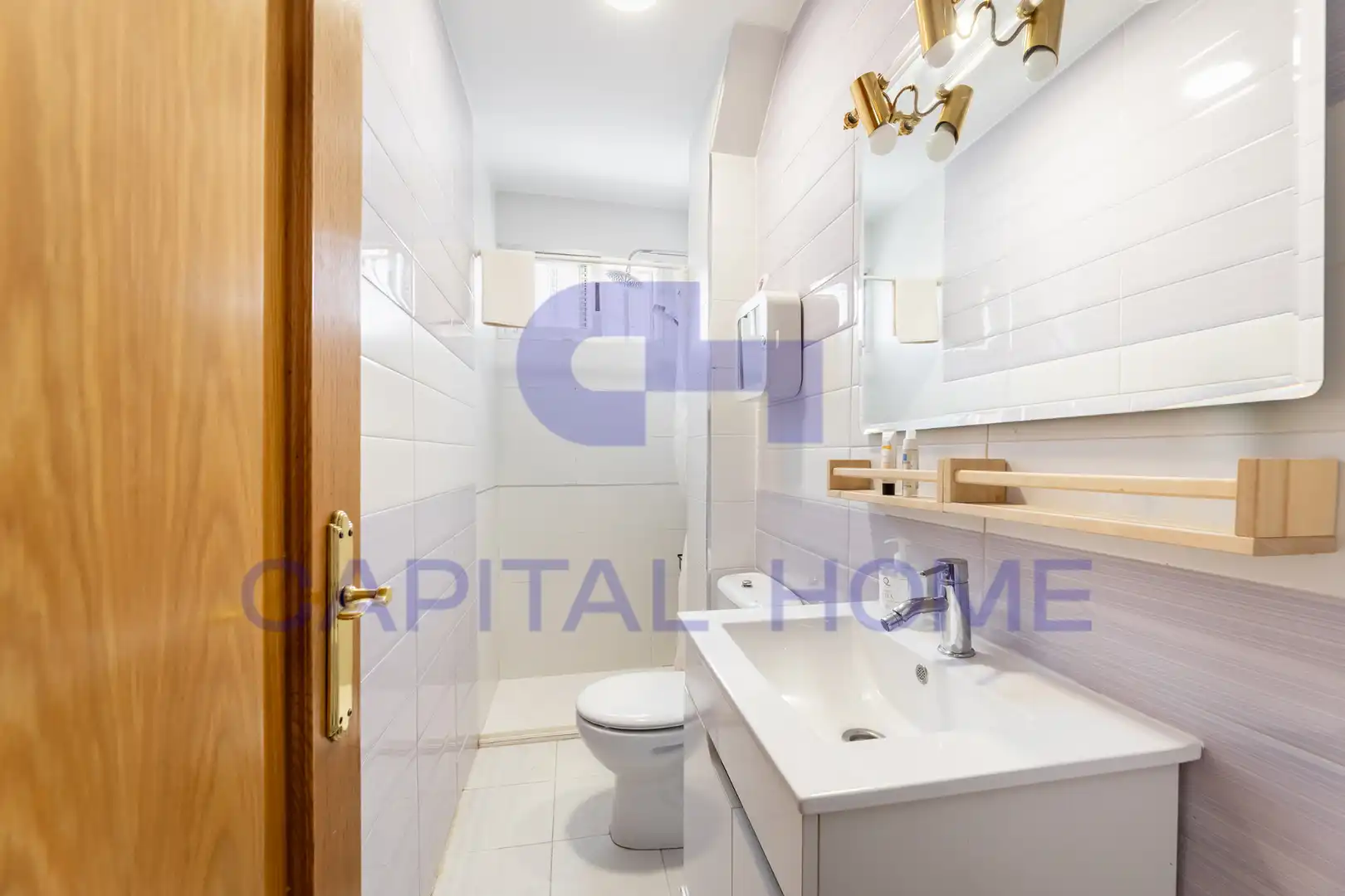 Baño de Piso en venta en Fuenlabrada con Calefacción y Amueblado