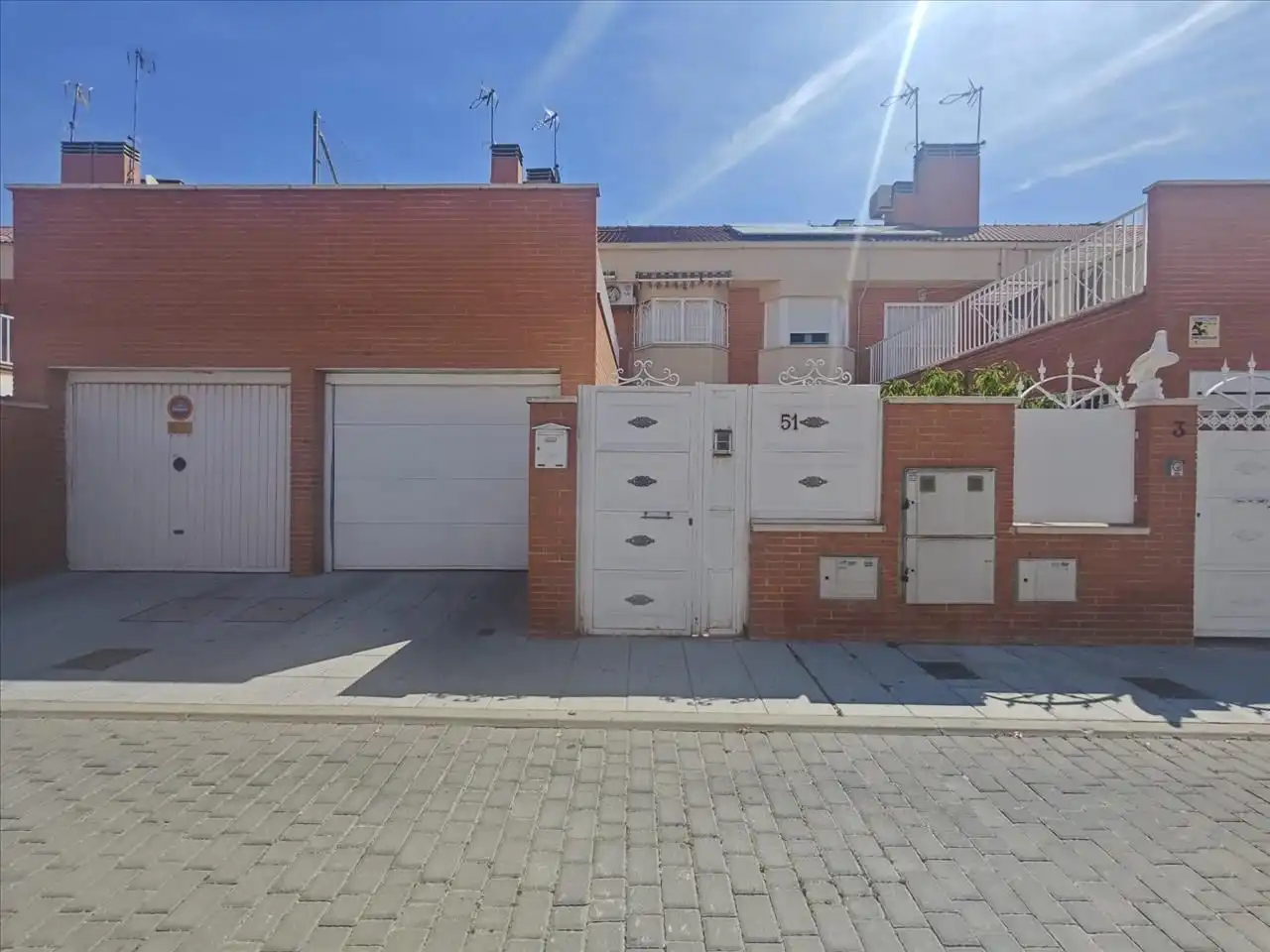Vista exterior de Casa adosada en venta en Parla