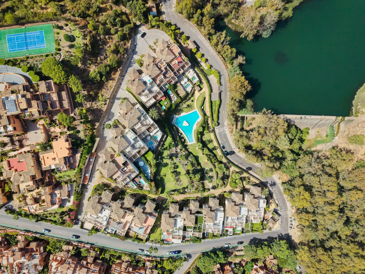 Vista exterior de Àtic en venda en Marbella amb Aire condicionat, Terrassa i Traster