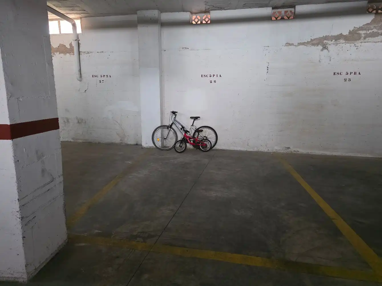 Parking de Apartamento en venta en La Manga del Mar Menor con Amueblado, Balcón y Piscina comunitaria
