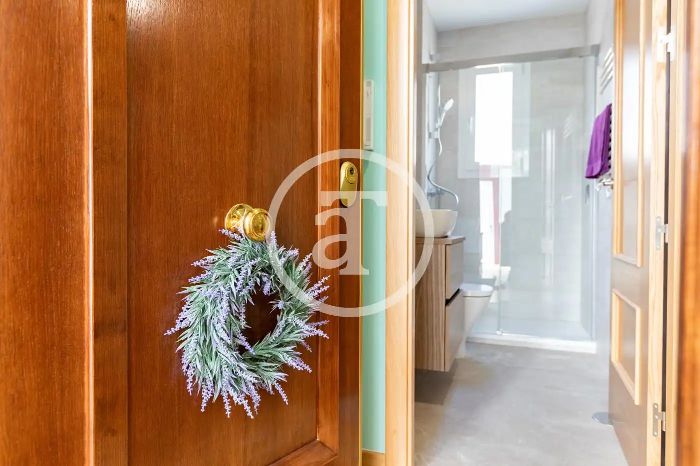 Bathroom of Flat for rent in Madrid  with Air Conditioner, Heating and Furnished