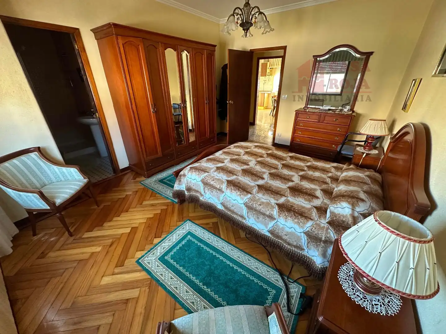 Dormitori de Casa o xalet en venda en Cangas  amb Calefacció, Terrassa i Traster