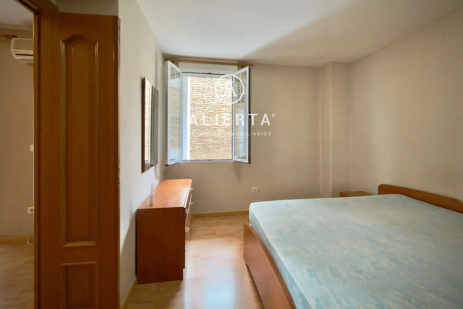 Piso de alquiler en Pizarro, Doctor Cerrada