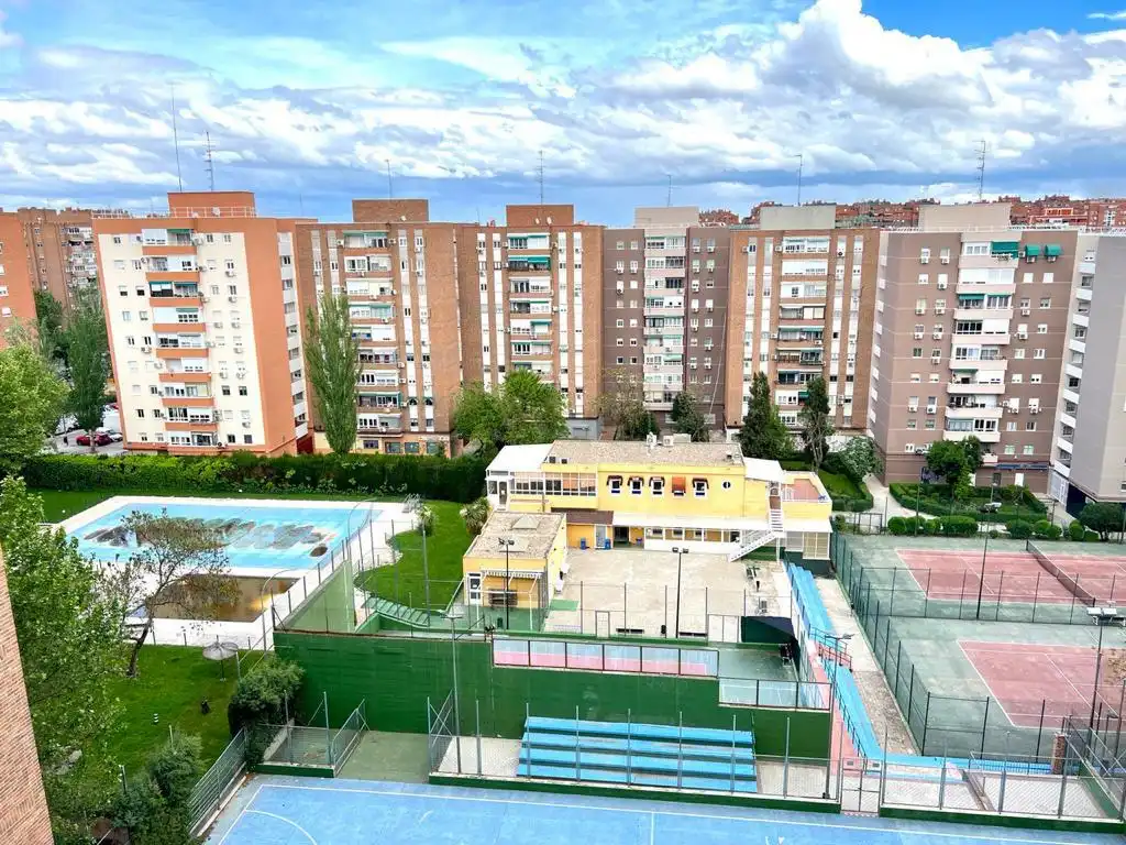 Vista exterior de Apartament de lloguer en Fuenlabrada amb Aire condicionat, Calefacció i Parquet