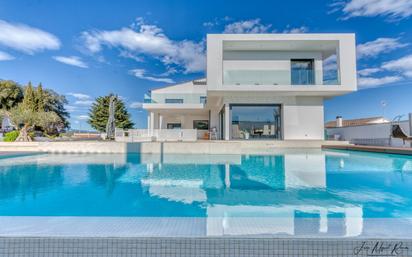 Piscina de Casa o xalet en venda en Avinyonet de Puigventós amb Aire condicionat, Terrassa i Piscina