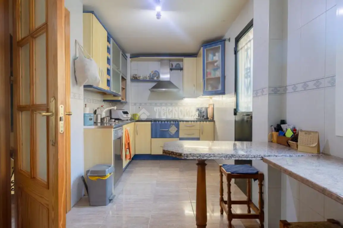 Cuina de Casa adosada en venda en Cenes de la Vega amb Terrassa