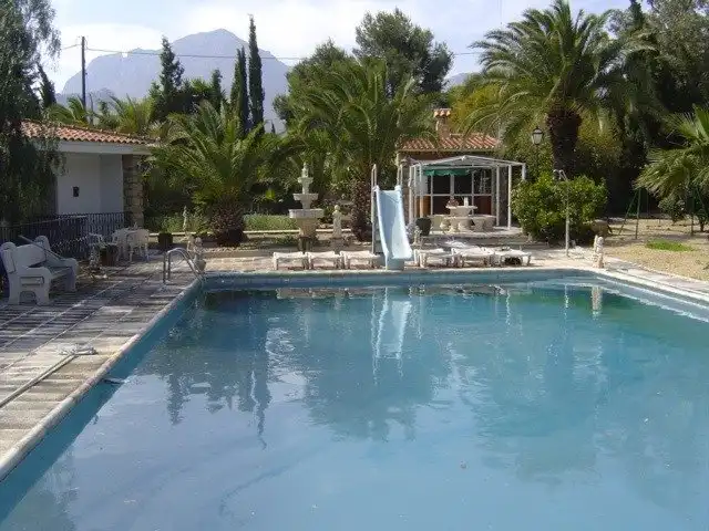 Chalet con jardín en venta en Urbanizaciones, imagen 5