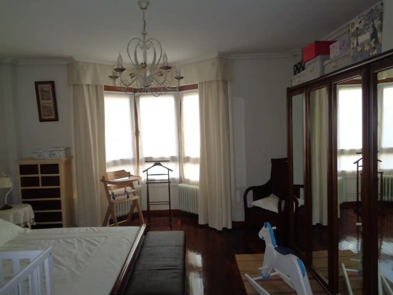 Habitación de Casa adosada en venta en Haro con Calefacción, Jardín privado y Terraza