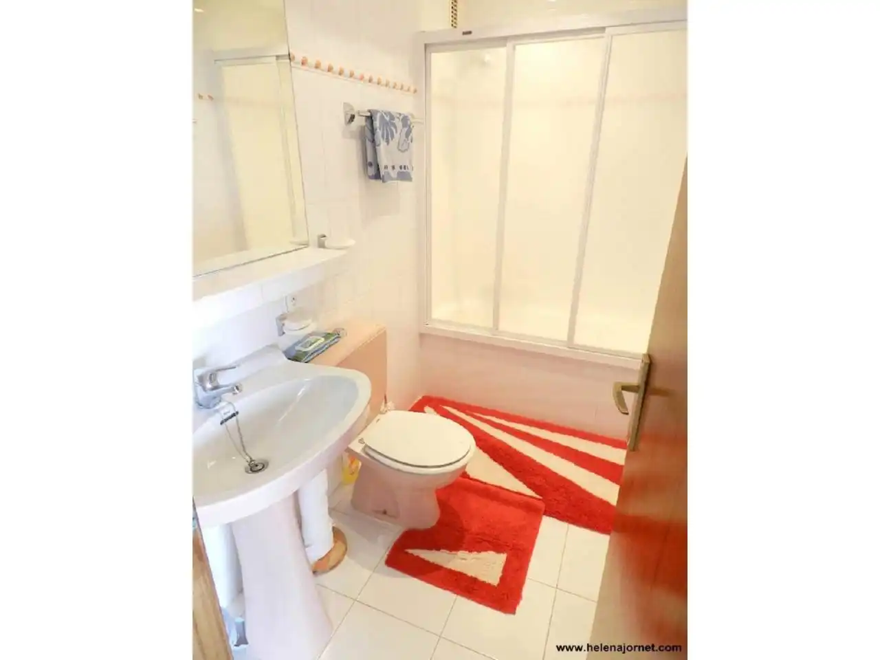 Badezimmer von Dachboden zum Verkauf in Calonge i Sant Antoni mit Heizung, Terrasse und Balkon