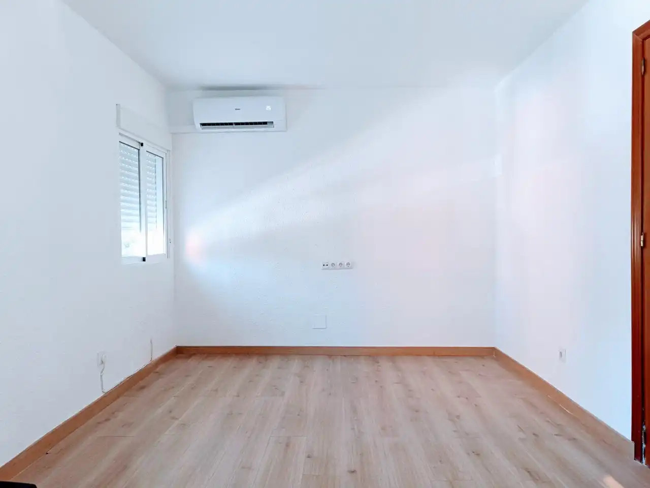 Bedroom of Flat for rent in Madrid  with Air Conditioner and Oven