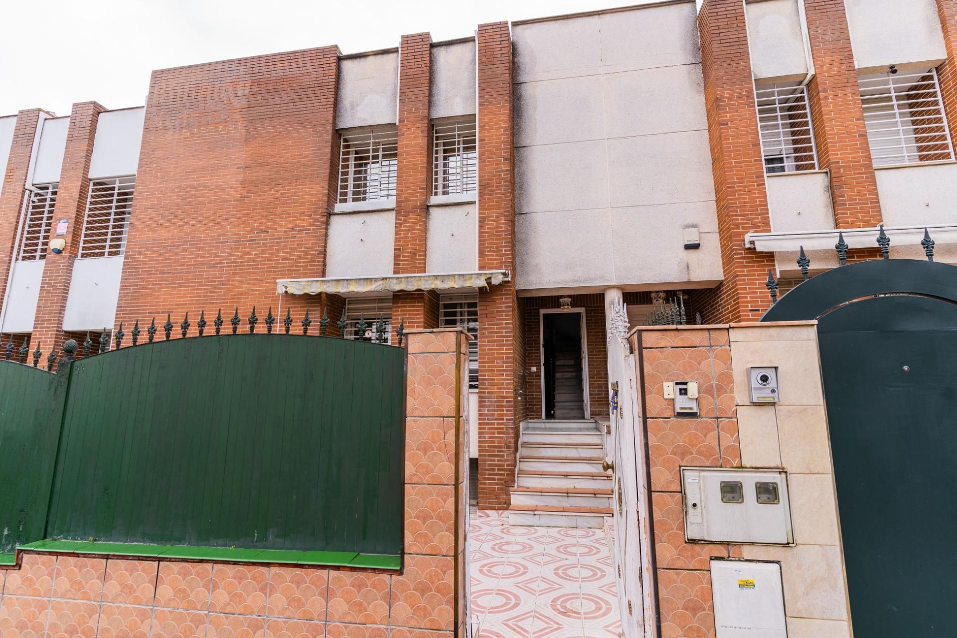Vista exterior de Casa adosada en venda en Jerez de la Frontera