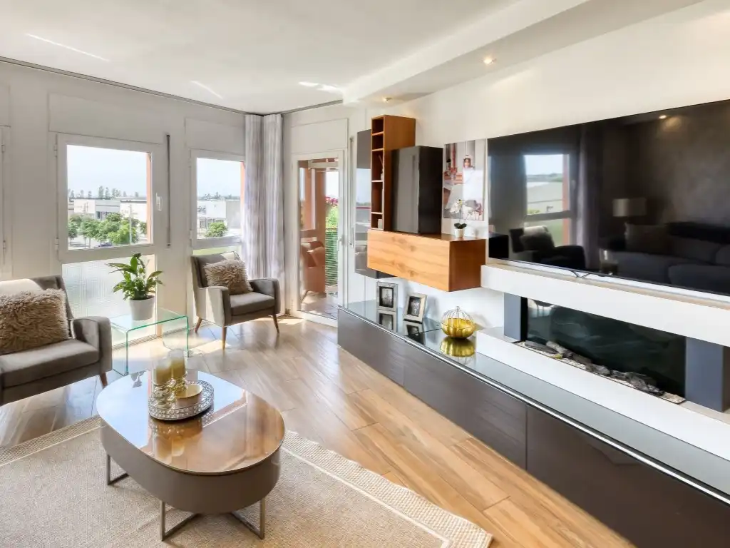 Living room of Flat for sale in Figueres  with Air Conditioner