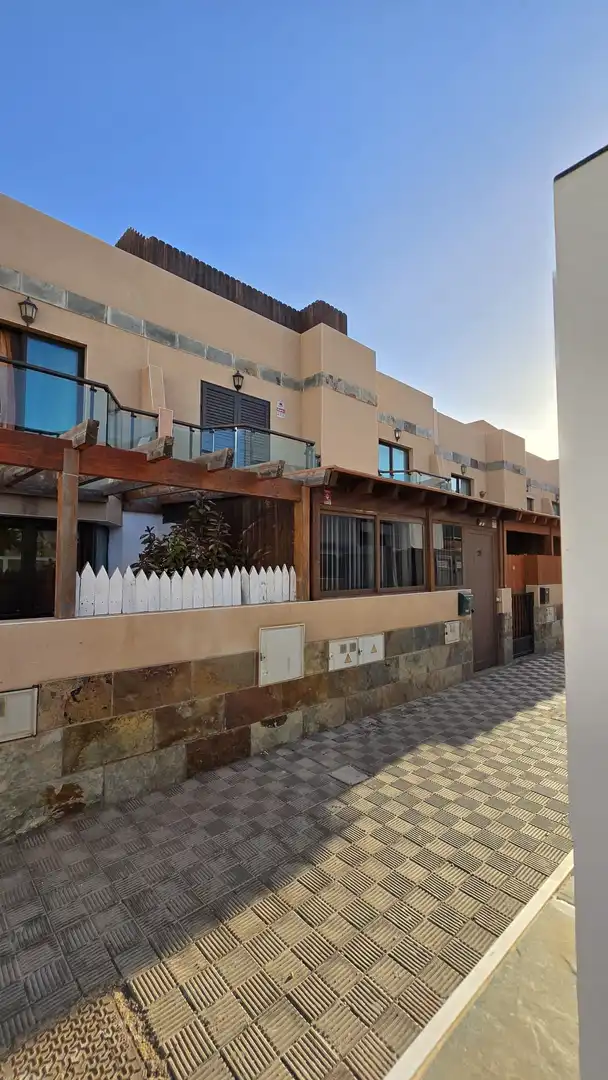 Vista exterior de Dúplex en venda en Tuineje amb Aire condicionat i Terrassa