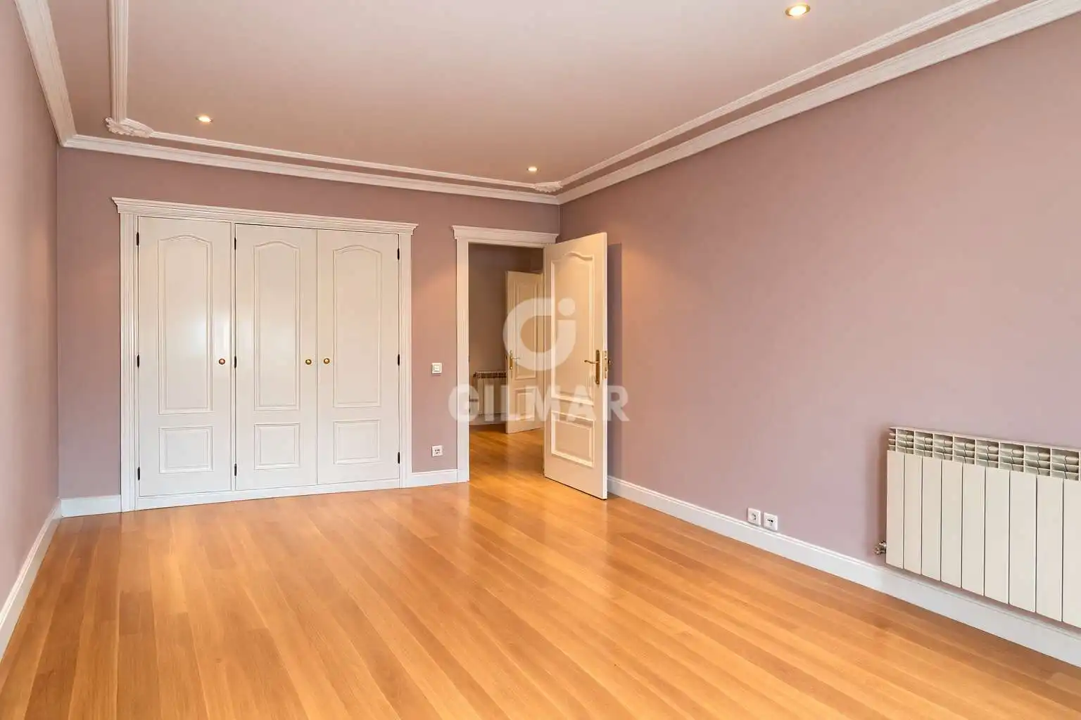 Bedroom of Houses for sale in Pozuelo de Alarcón  with Heating, Private garden and Swimming Pool