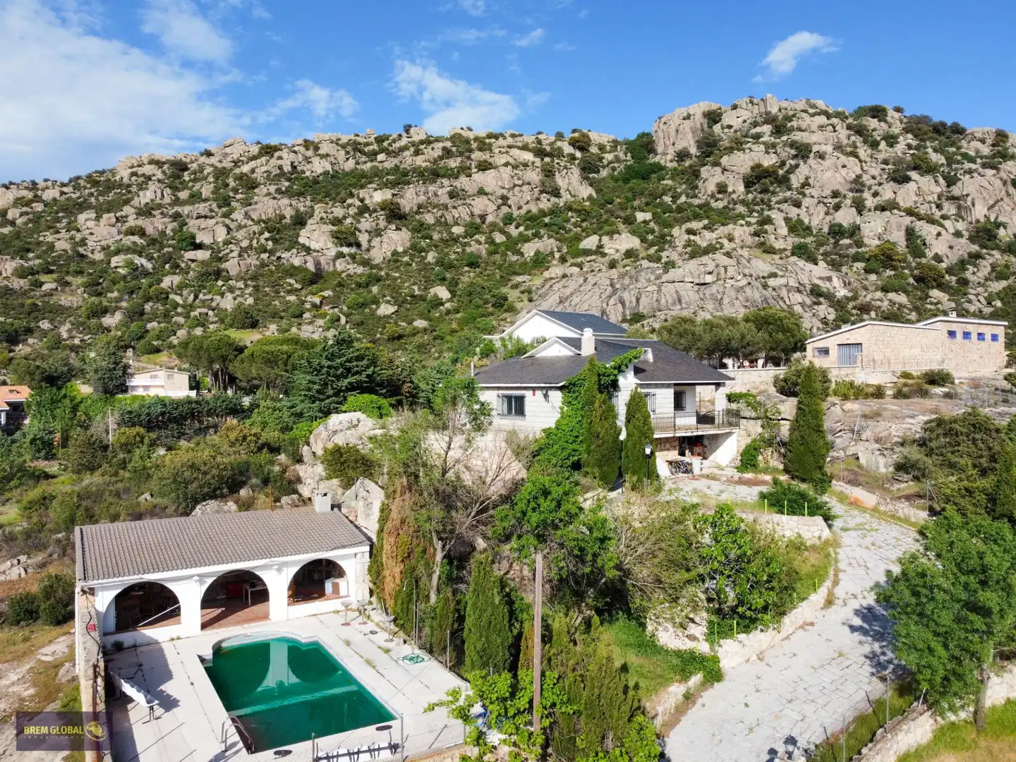 Exterior view of Houses for sale in Valdemanco  with Private garden, Terrace and Storage room