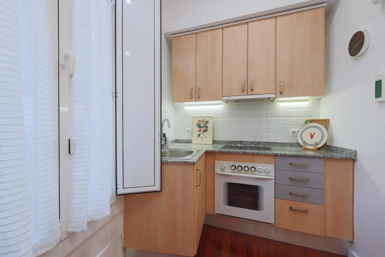 Kitchen of Ground floor for sale in Barcelona  with Air Conditioner, Heating and Parquet flooring