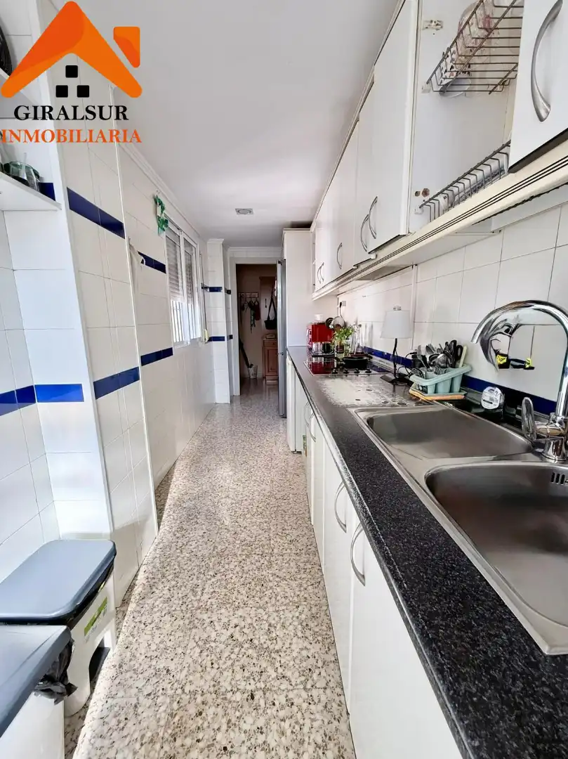 Kitchen of Flat for sale in Sevilla  with Air Conditioner and Terrace