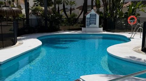 Foto 2 von Wohnung zum Verkauf in Avenida de Albatros, Bahía de Marbella, Marbella