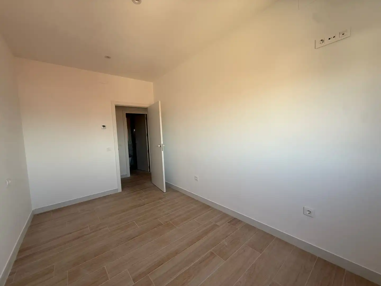 Habitación de Ático en venta en Tomelloso con Calefacción, Terraza y Balcón