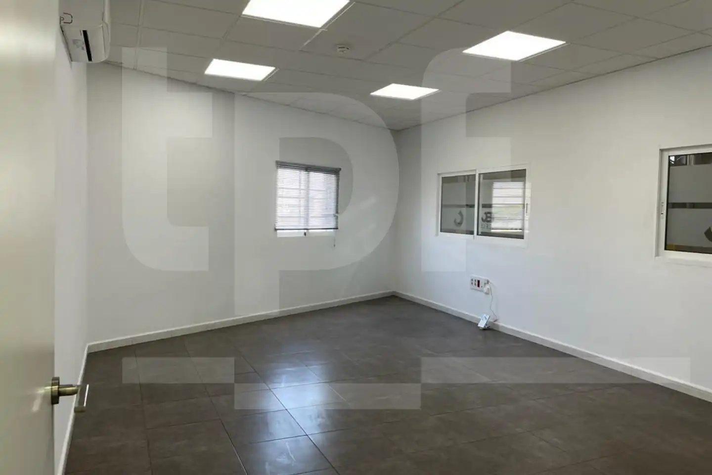 Industrial building to rent in Calle Sector 13, imagen 6
