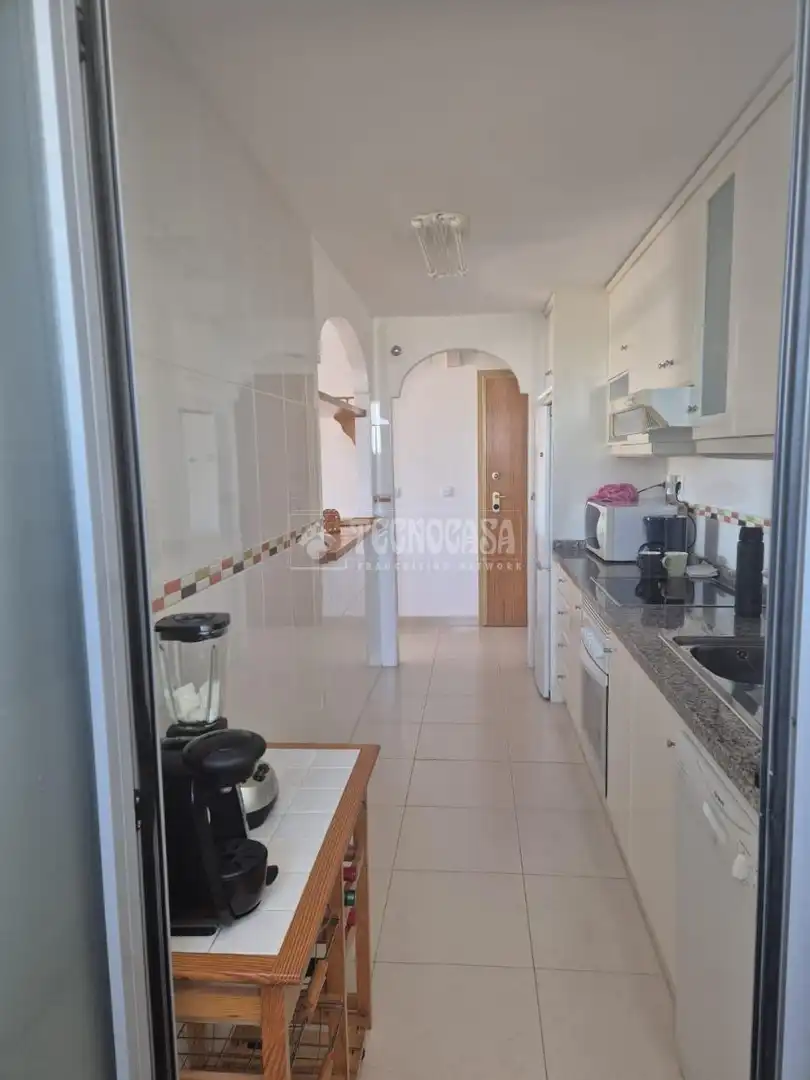 Cocina de Piso en venta en Alicante / Alacant con Aire acondicionado, Terraza y Piscina comunitaria