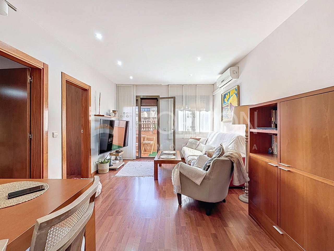 Exterior view of Flat for sale in  Barcelona Capital  with Air Conditioner, Parquet flooring and Balcony