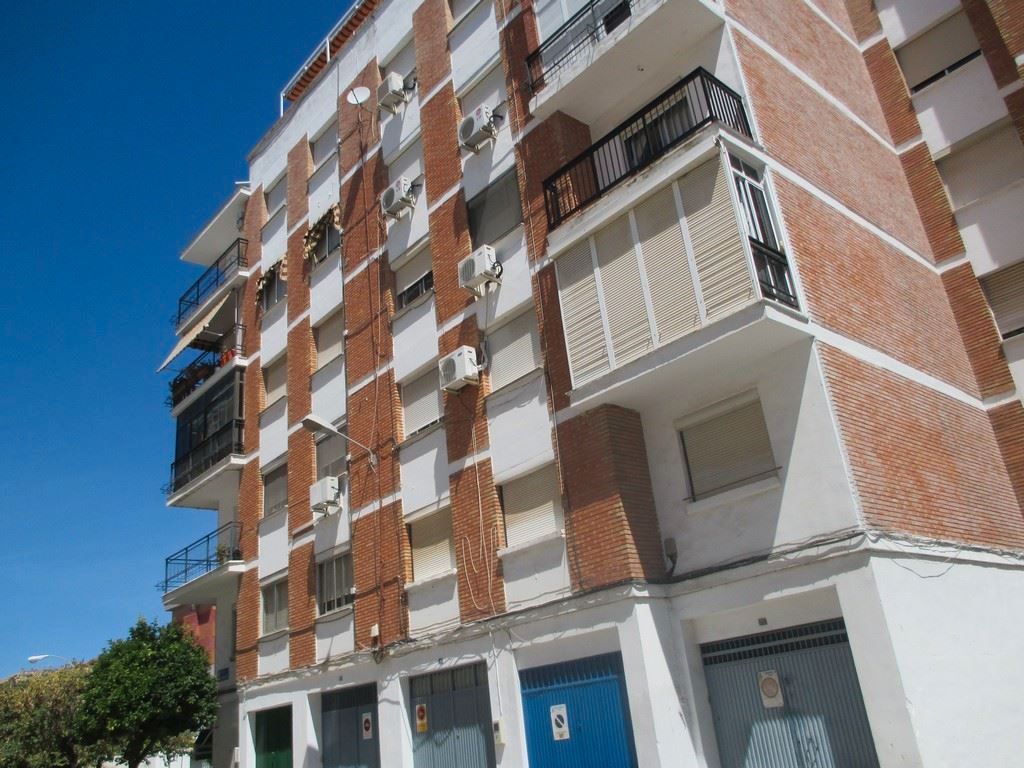 Vista exterior de Pis en venda en  Huelva Capital amb Balcó