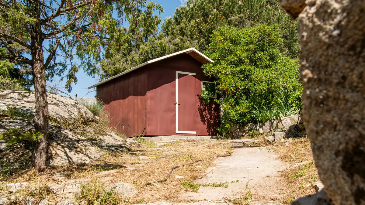 Vista exterior de Casa o xalet en venda en Fresnedillas de la Oliva amb Aire condicionat, Calefacció i Jardí privat