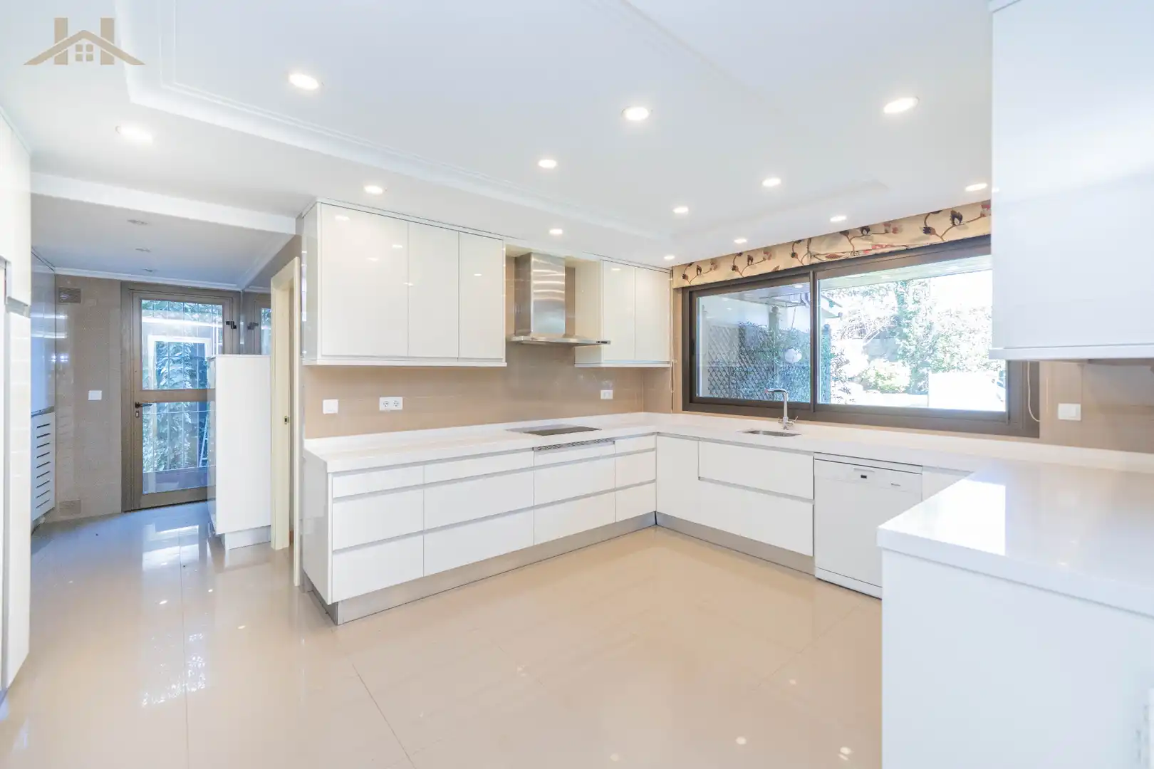 Kitchen of Houses for sale in Majadahonda  with Air Conditioner, Heating and Private garden