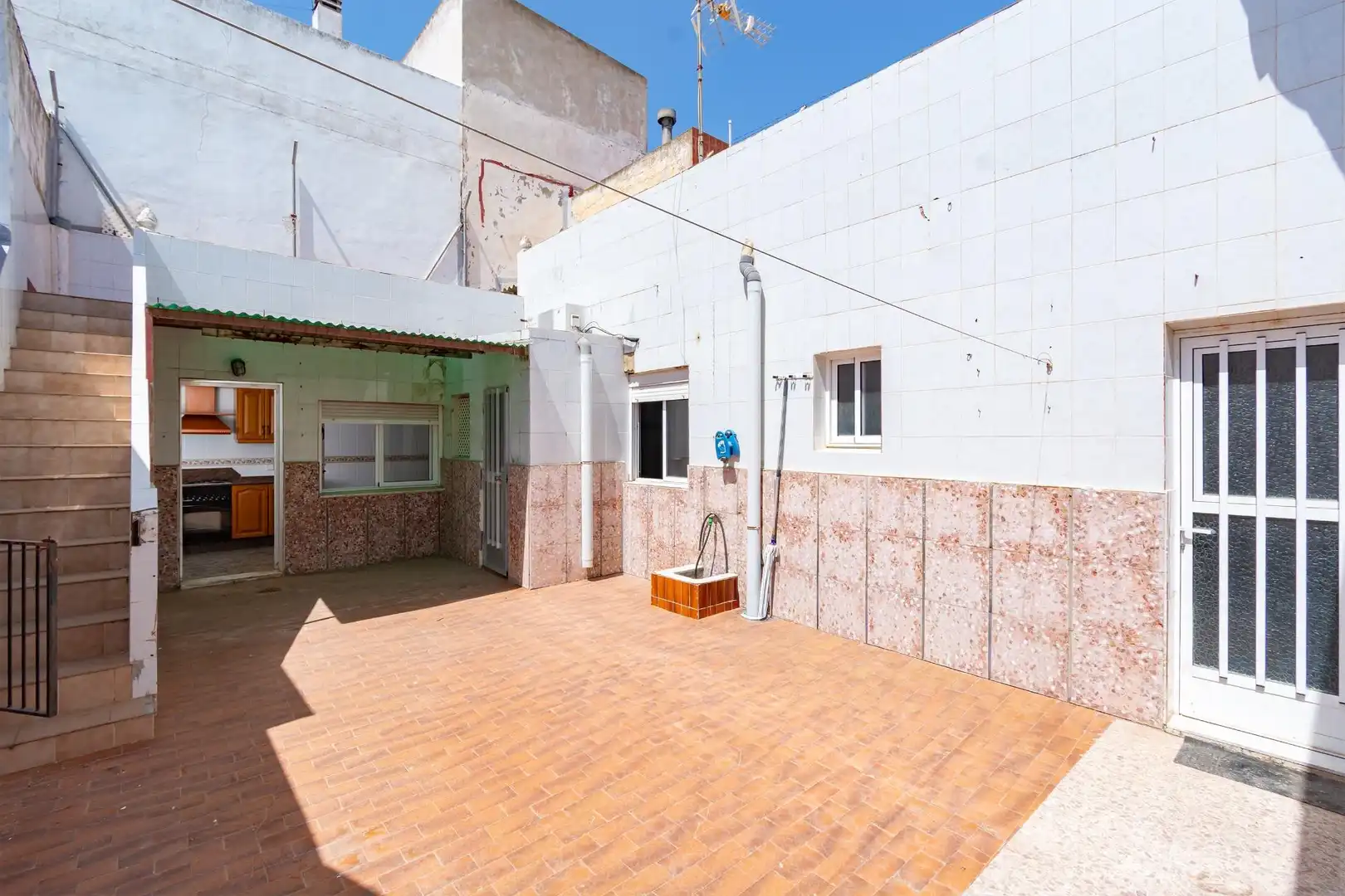 Vista exterior de Casa o xalet en venda en Cartagena amb Aire condicionat i Moblat