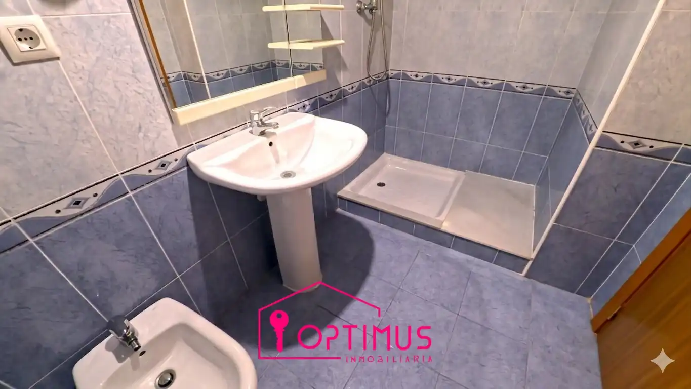 Baño de Piso en venta en Turís con Aire acondicionado, Terraza y Balcón