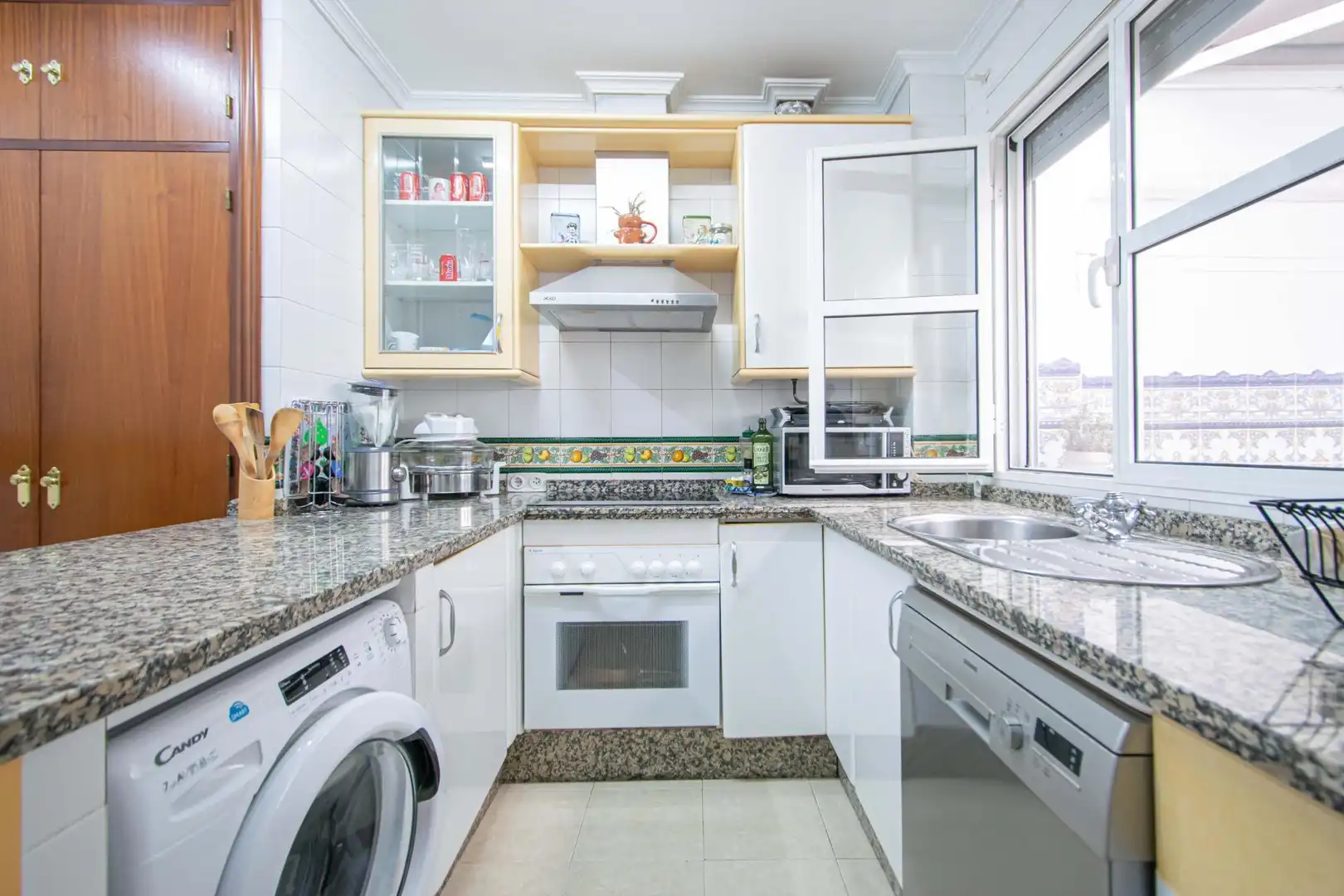 Cocina de Planta baja en venta en Gelves con Aire acondicionado