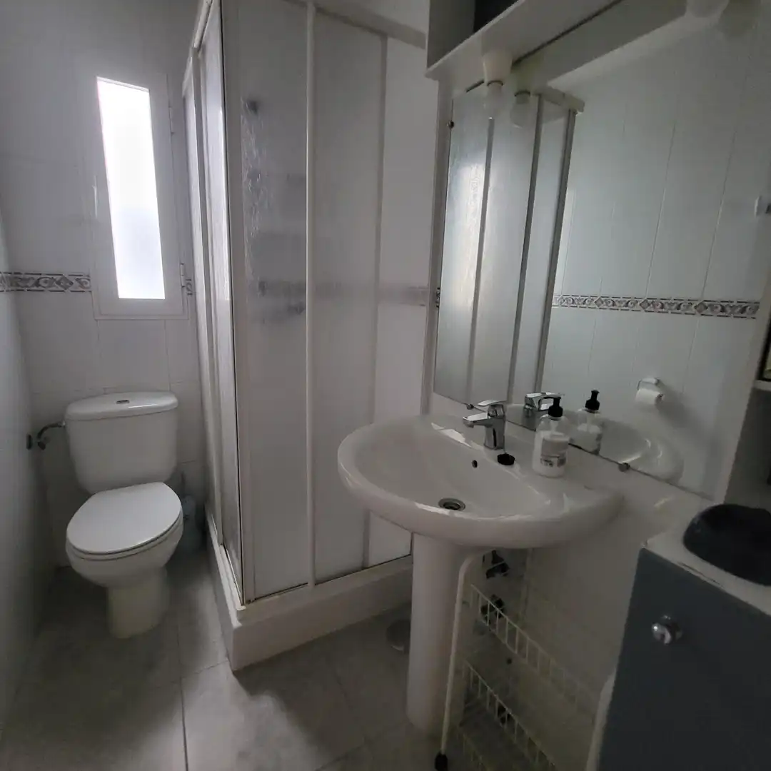 Bany de Pis en venda en Ávila amb Calefacció, Terrassa i Moblat