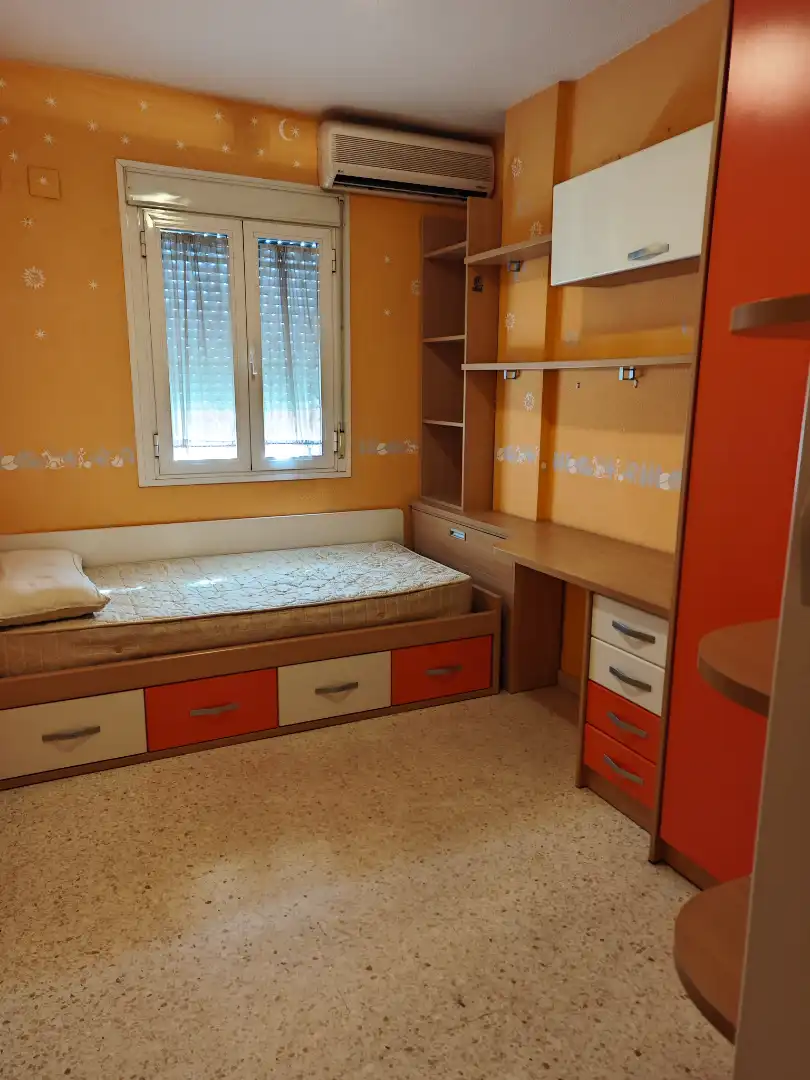 Dormitori de Dúplex en venda en Dos Hermanas amb Aire condicionat, Jardí privat i Terrassa