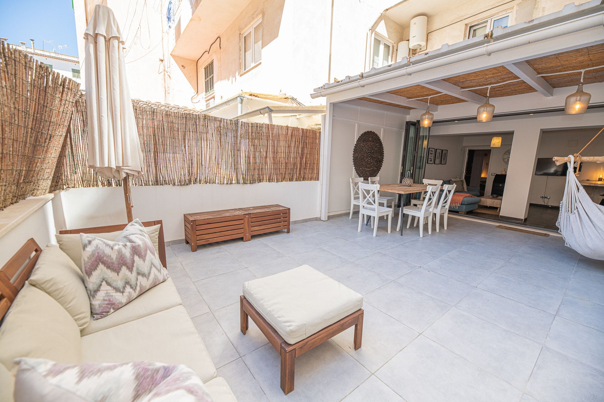 Terrassa de Apartament de lloguer en  Palma de Mallorca amb Aire condicionat i Es permeten mascotes